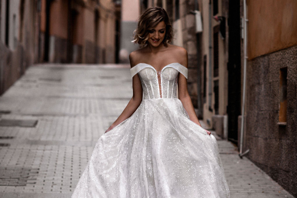 9 Details That Make Bridal Gowns More Flattering