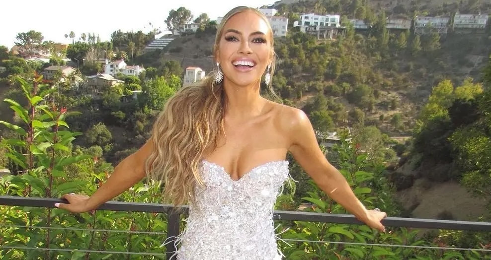 Iconic Second Looks for Your Wedding Day Iconic Second Looks for Your Wedding Day