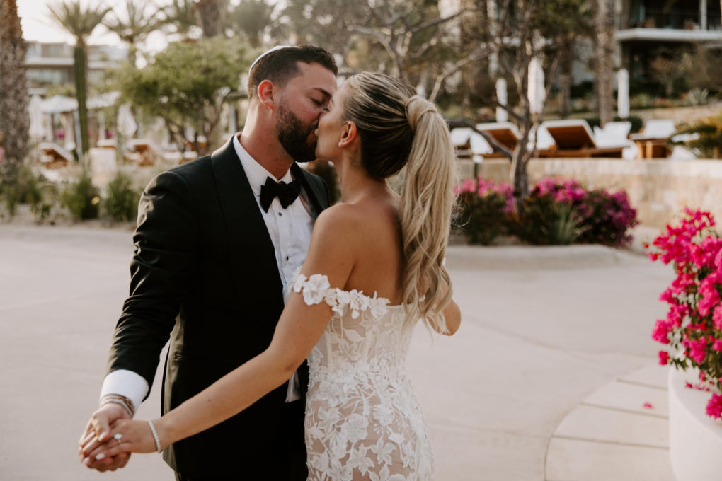 Danielle Abramov's Gorgeous Beachside Wedding