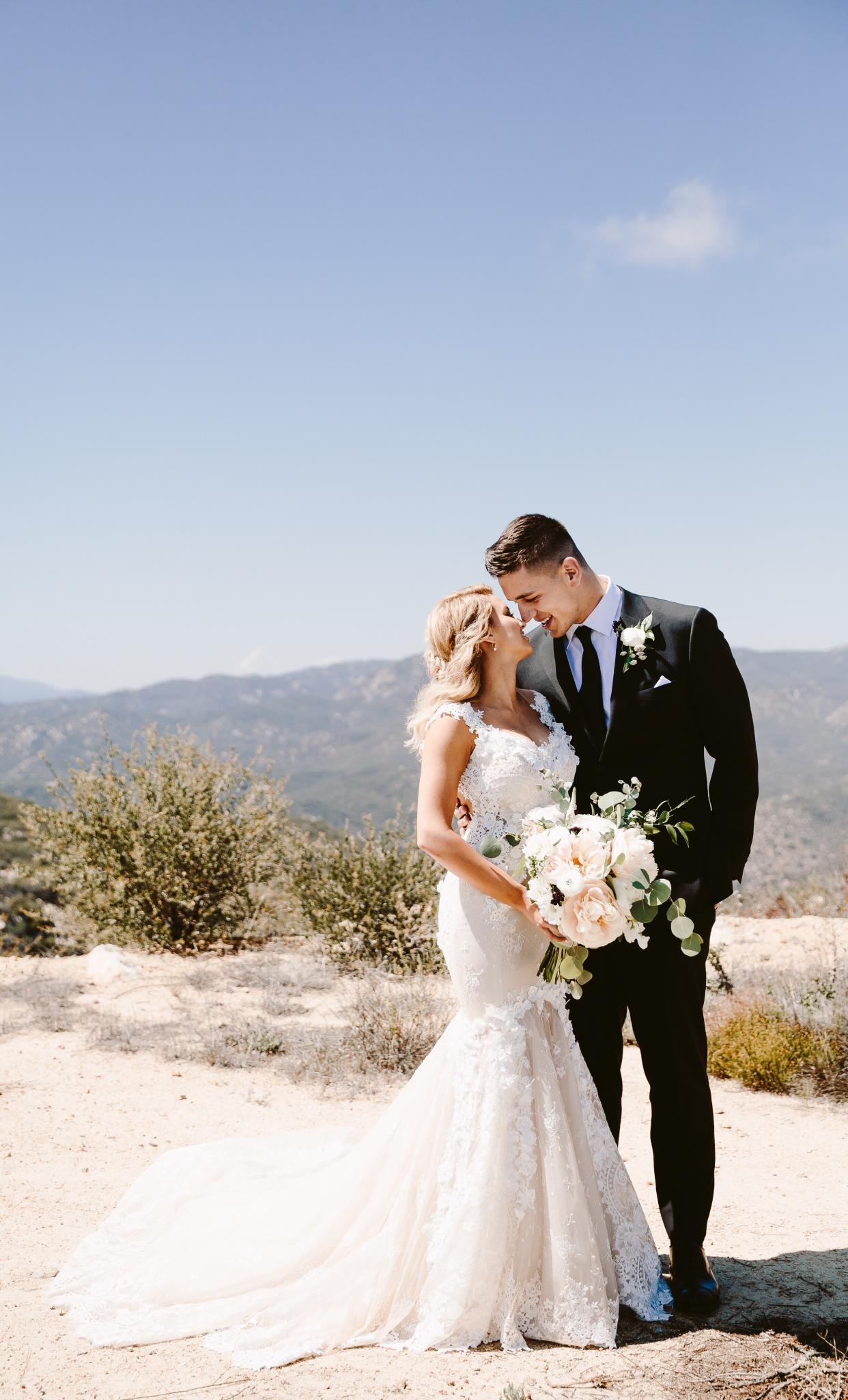 Singer Tori Kelly Gets Married In Galia Lahav