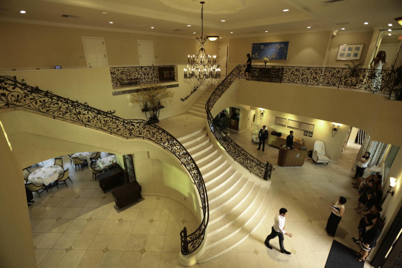 Welcome to our new Hawaii store Magnolia White