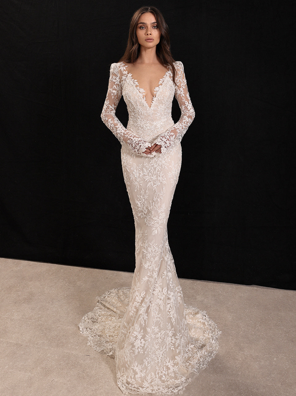 Bay | Long Sleeved Fitted Lace Wedding Dress Bay | Long Sleeved Fitted Lace Wedding Dress