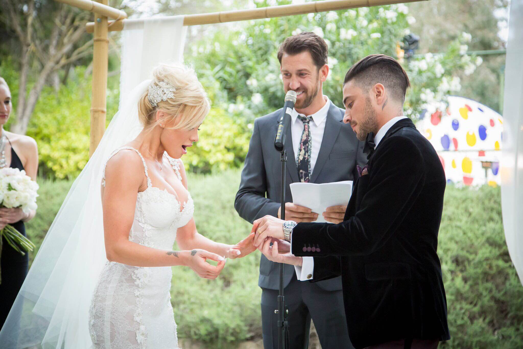 Abbi Cooperman in Galia Lahav Suzanne with her husband as he reveals the new ring