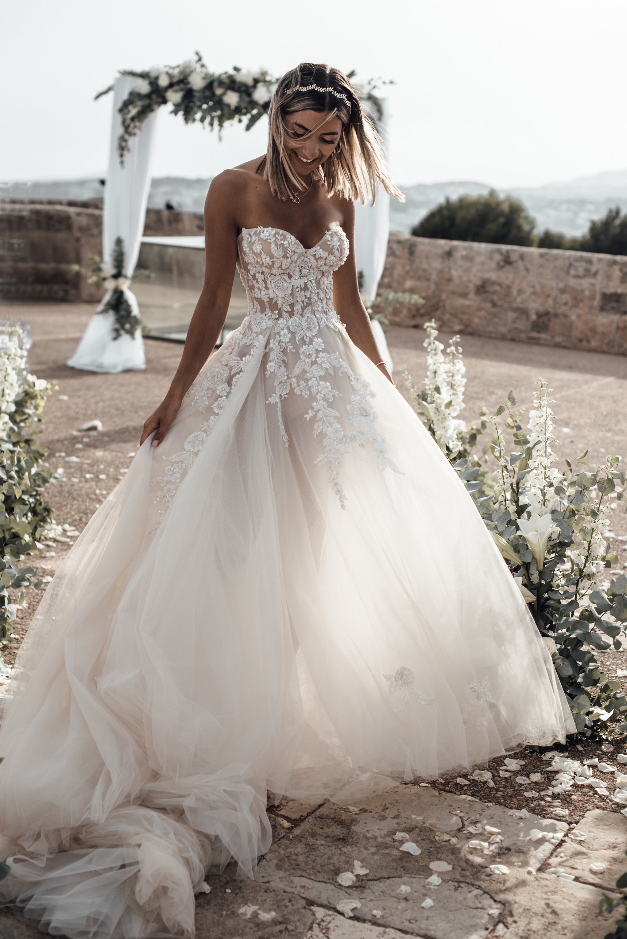 Aylin Koenig in Galia Lahav Gia Gown