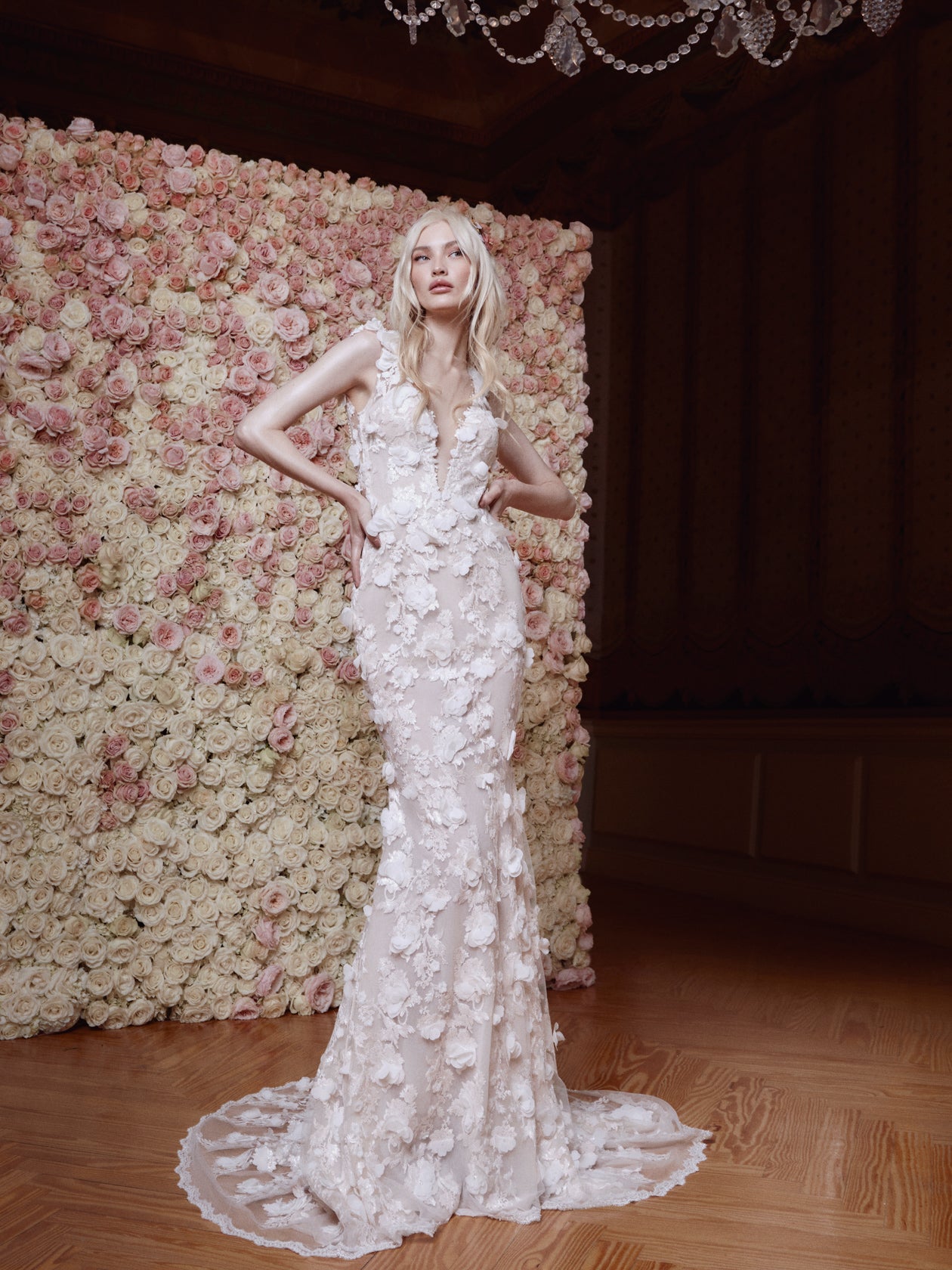 chinese dress ladies Sleeveless Floral Lace Mermaid Wedding Dress Detachable Train main image 0
