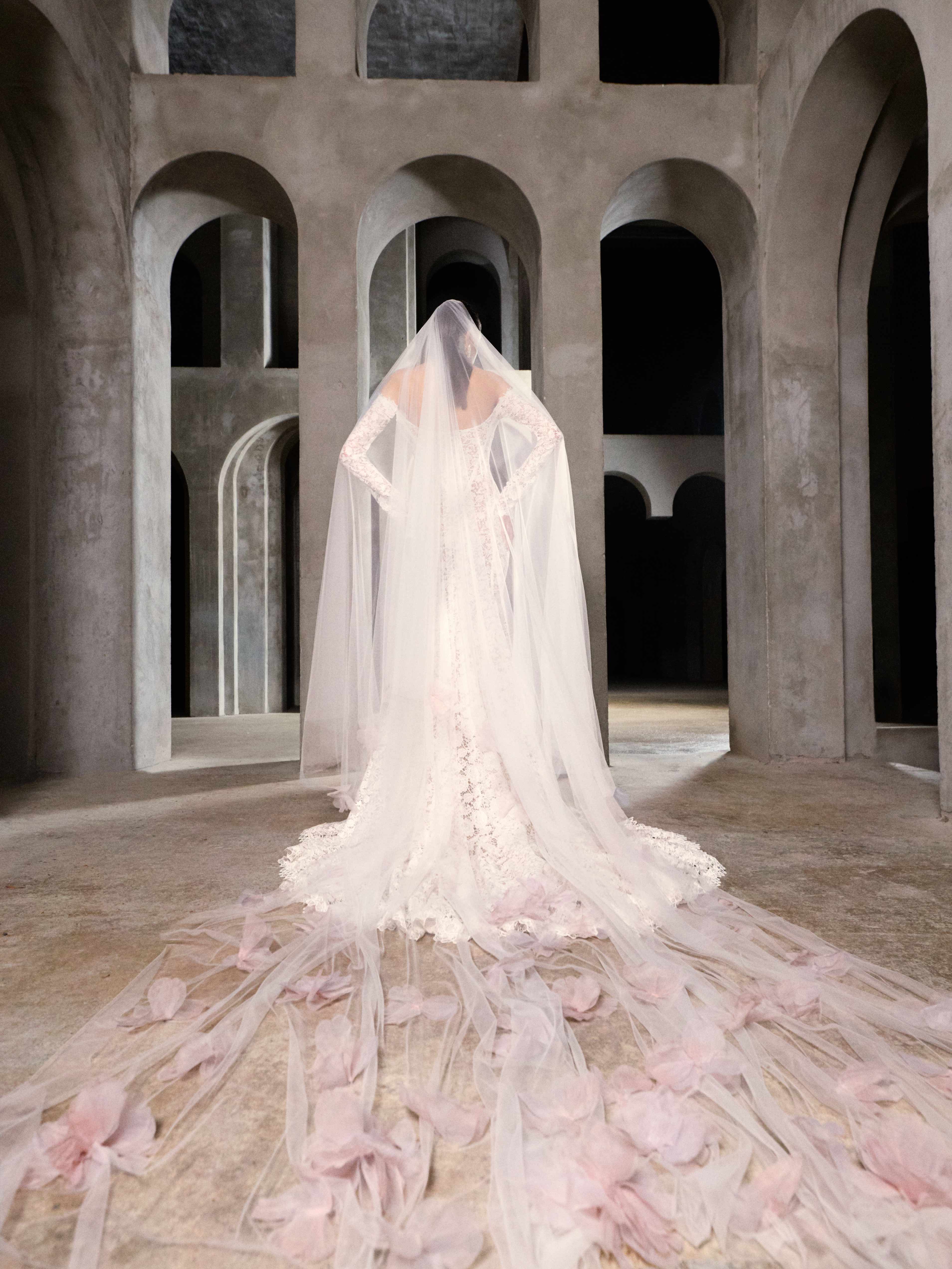 Whisper Veil - Galia Lahav