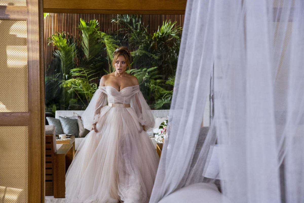 How The Dramatic Shotgun Wedding Dress  or 28, Actually  Were Made i
