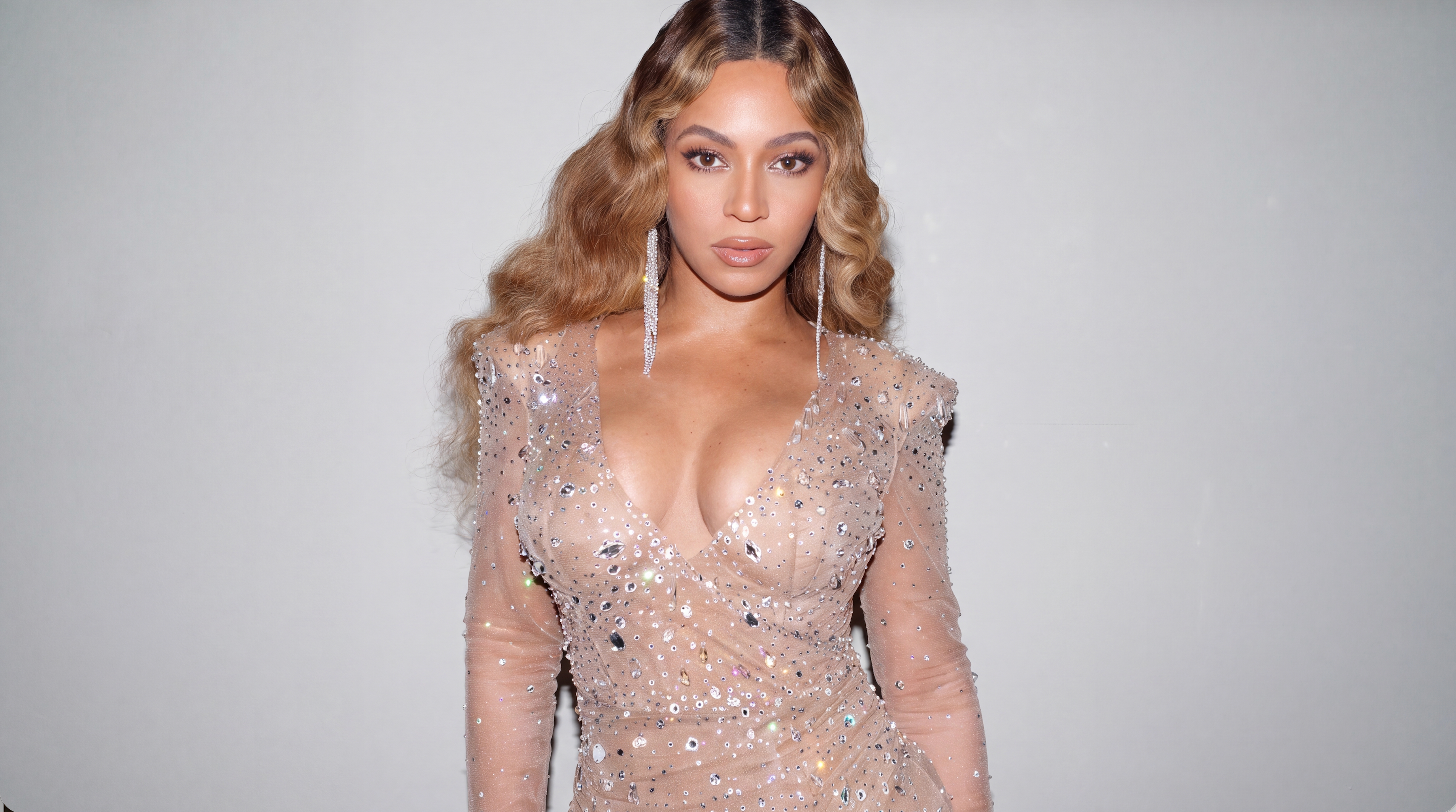beyonce gold party dress Beyoncé wears Galia Lahav at the Oscars Gold Party!