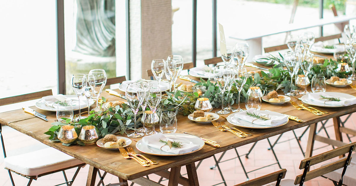 Intimate Table Settings For A Wedding 78 Dark, Moody, Romantic Wedding