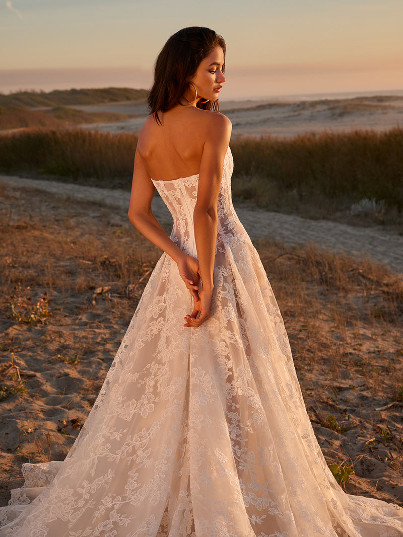 Aspire | Romantic Fitted Corset Wedding Dress