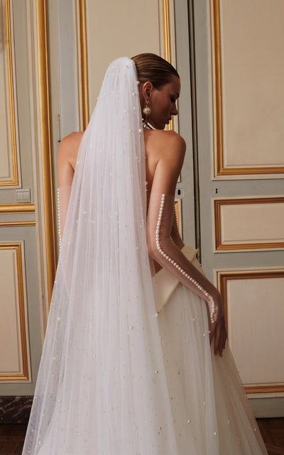 Wedding Dresses For Women Charming Sleeveless Pearls Bride Dress White cc377 main image 1