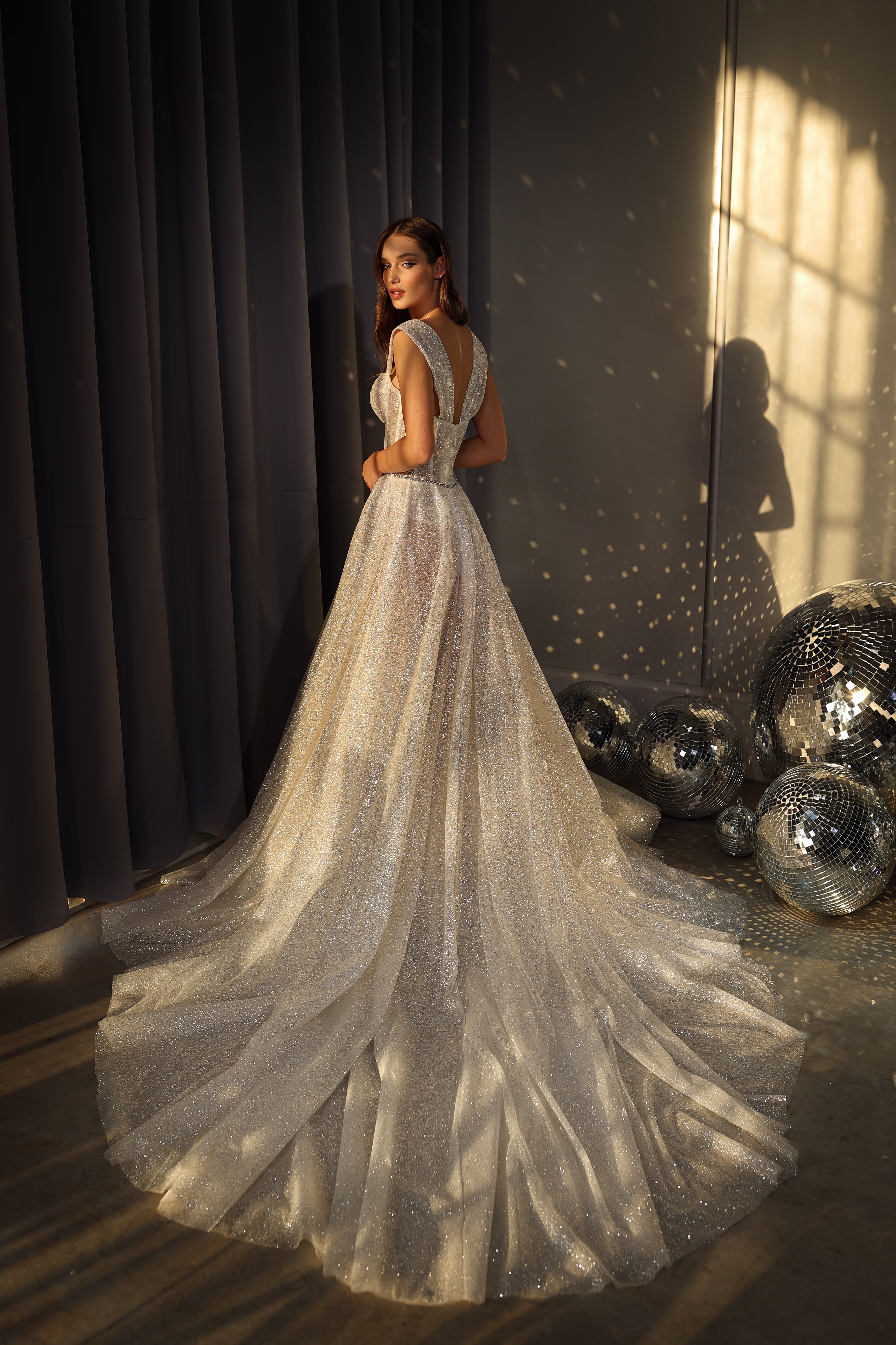 Sparkly Wedding Dress Guide Sparkly Wedding Dress Guide