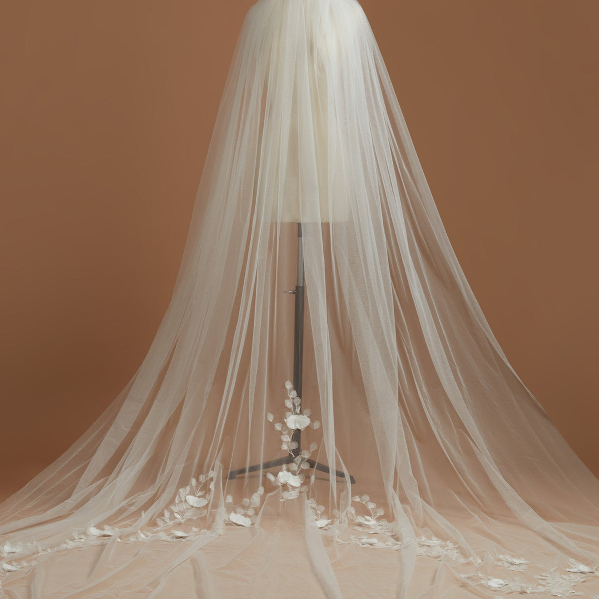 Ricky Veil | Floral 3D Appliqué Cathedral Veil display picture 2