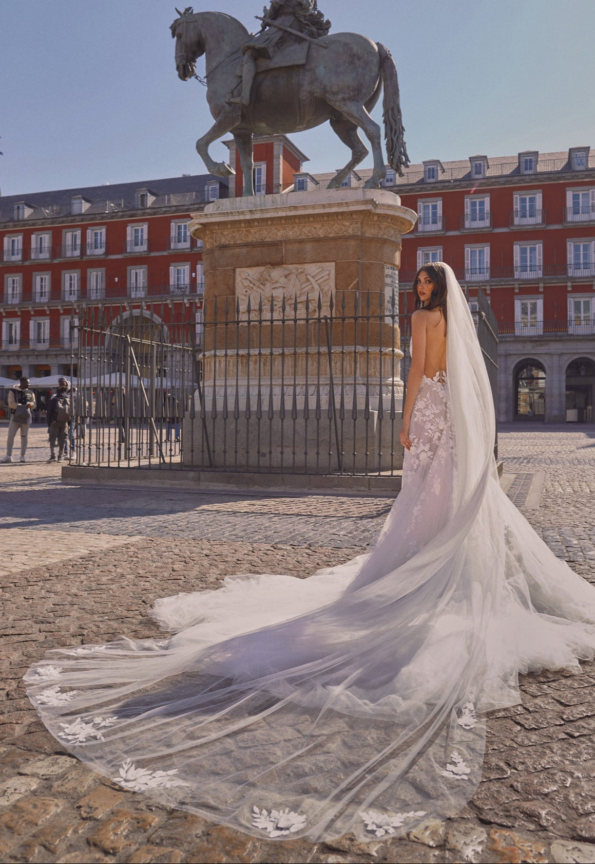 Julia Scarf Veil