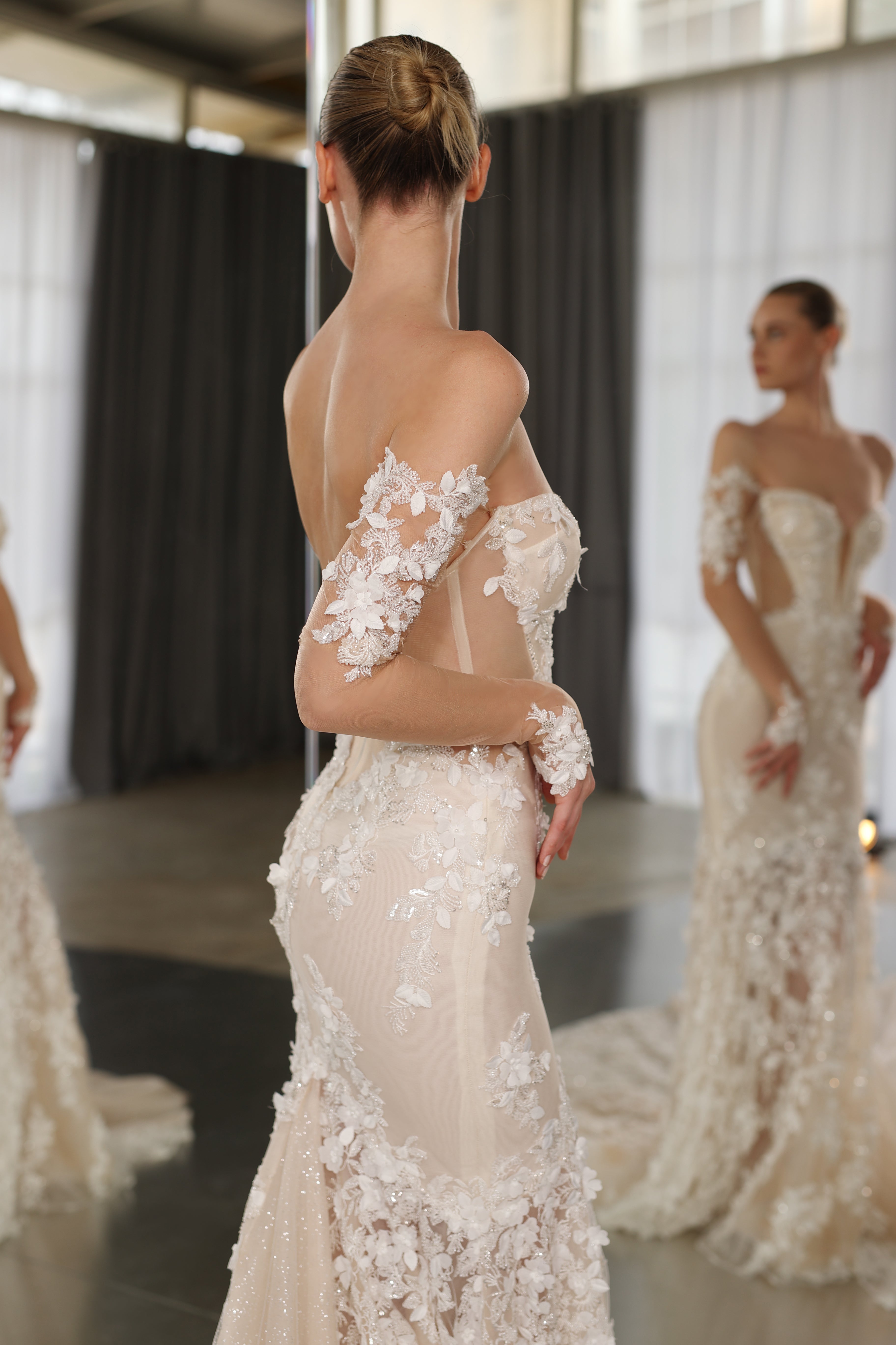 Nadia | Strapless Lace Sparkly Mermaid Wedding Dress Nadia | Strapless Lace Sparkly Mermaid Wedding Dress