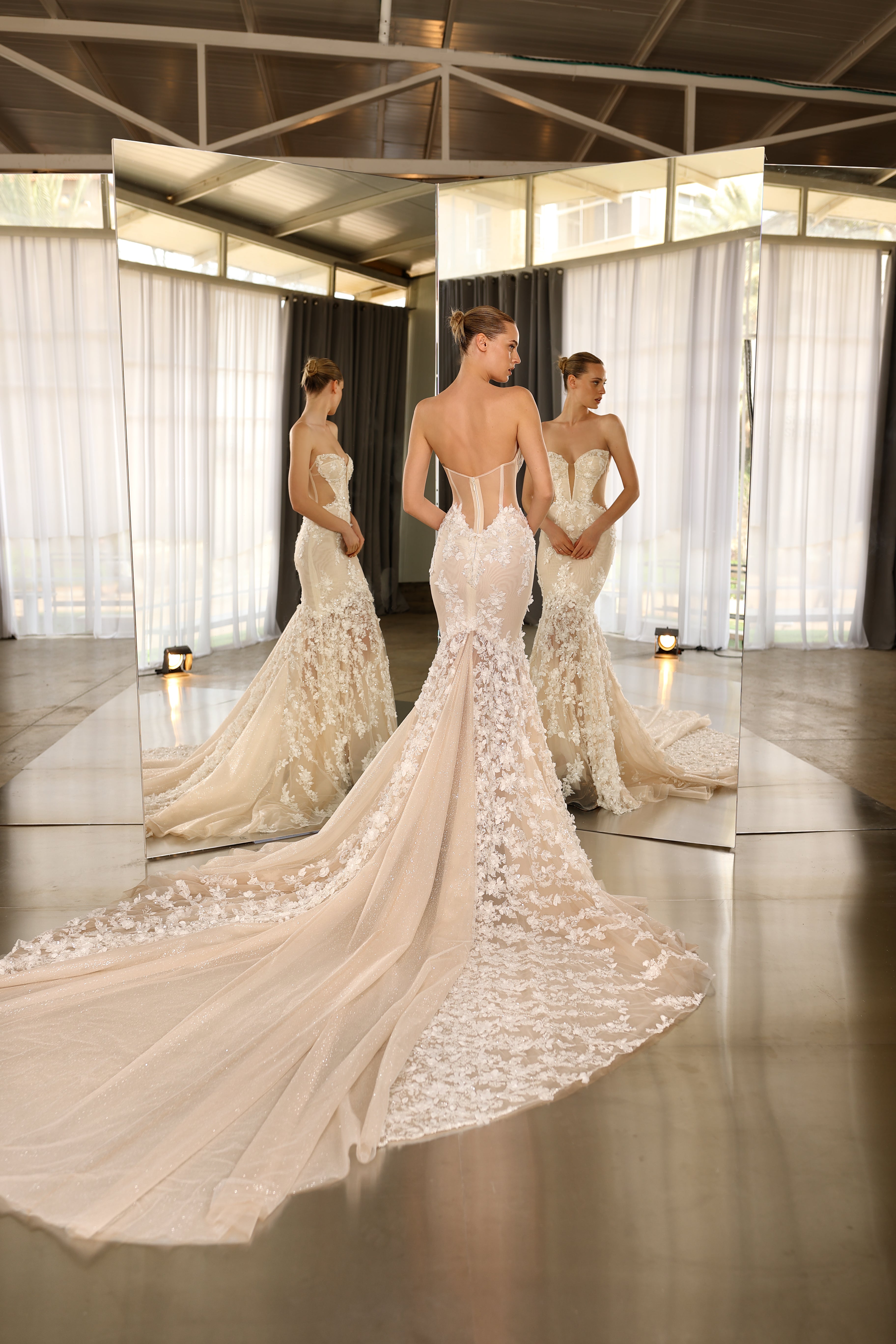Nadia | Strapless Lace Sparkly Mermaid Wedding Dress Nadia | Strapless Lace Sparkly Mermaid Wedding Dress
