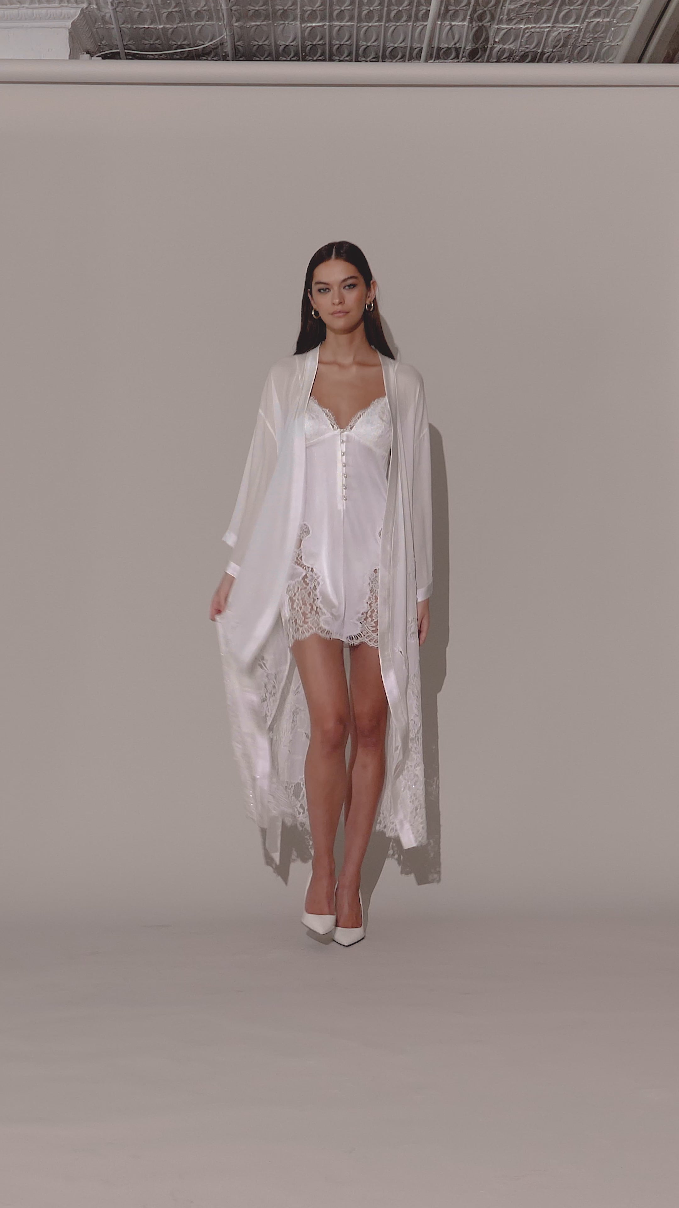 Cléo | Lace Applique Mini Silk Slip